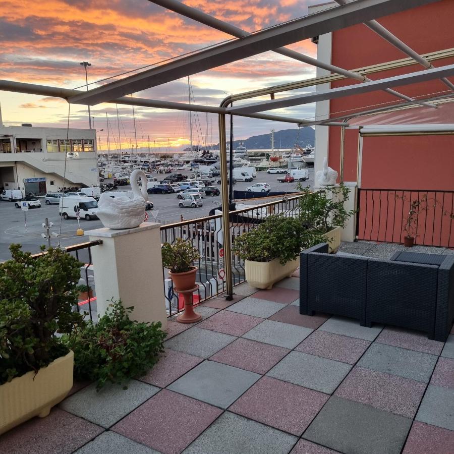 Albergo Stella Di Mare 라바냐 외부 사진