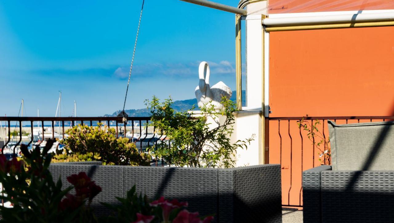 Albergo Stella Di Mare 라바냐 외부 사진
