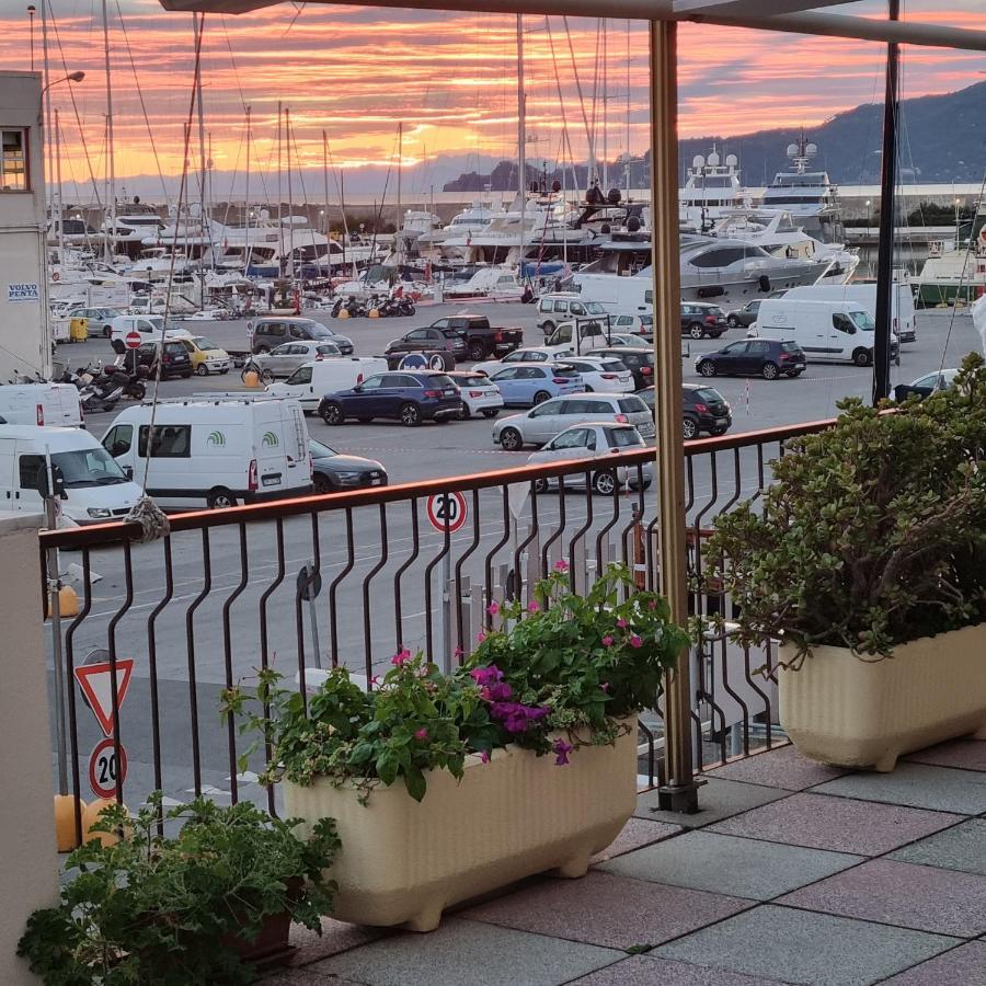 Albergo Stella Di Mare 라바냐 외부 사진